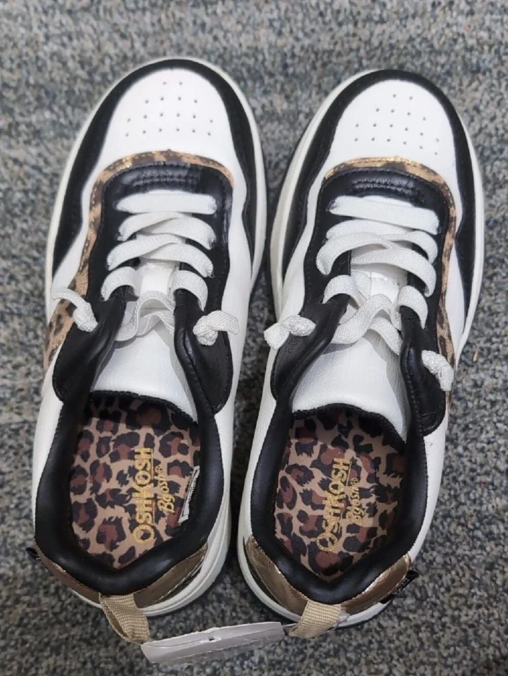 NEW OshKosh B'gosh Carter's White and Black Kids Sneakers Patterned Lining Sz 1